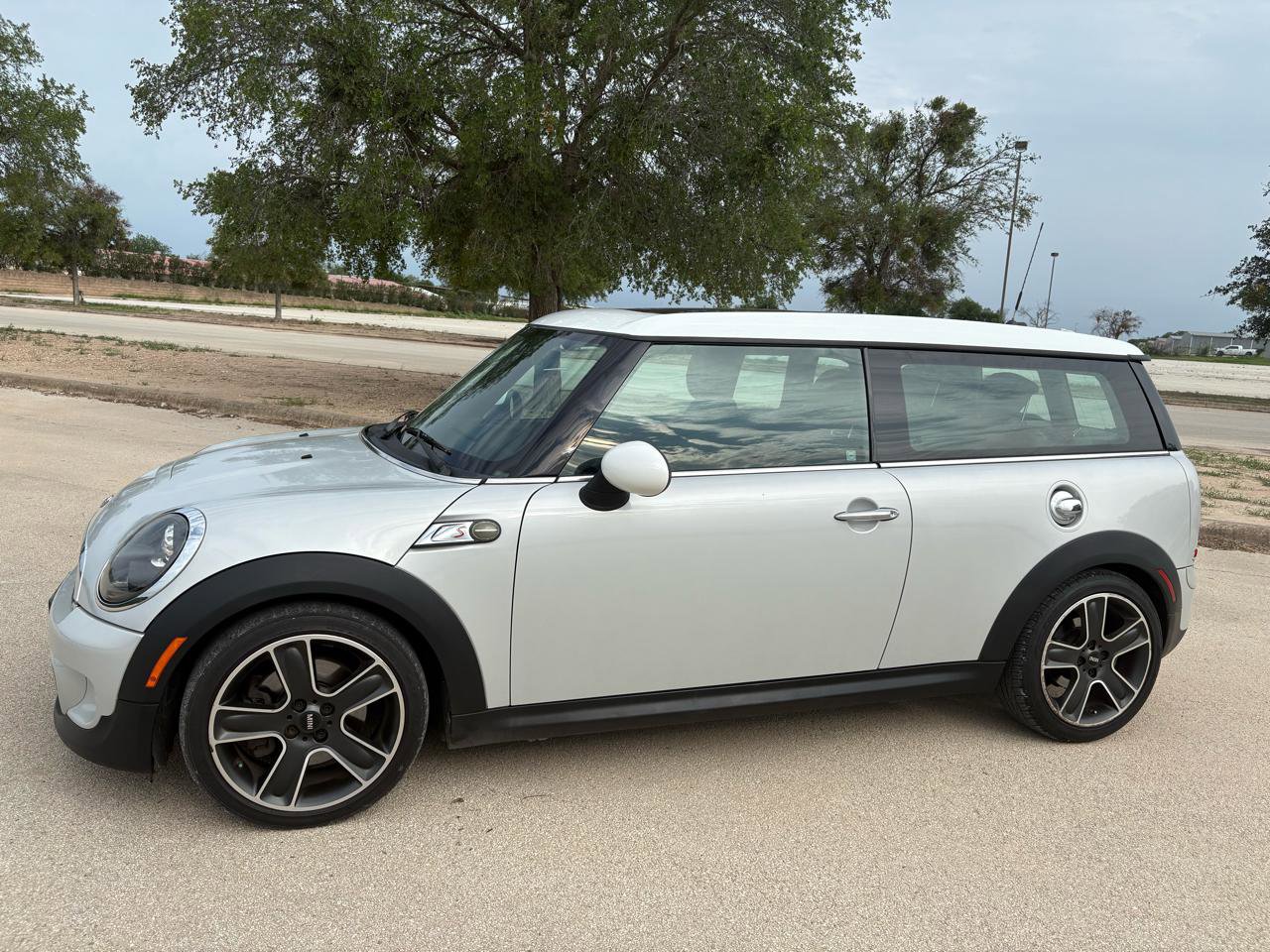 Used 2012 MINI Cooper Clubman S FWD image 2