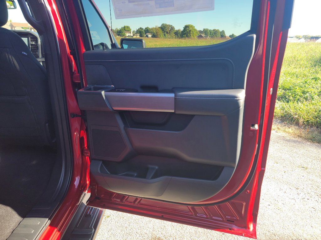 New 2025 Ford F150 XLT image 30