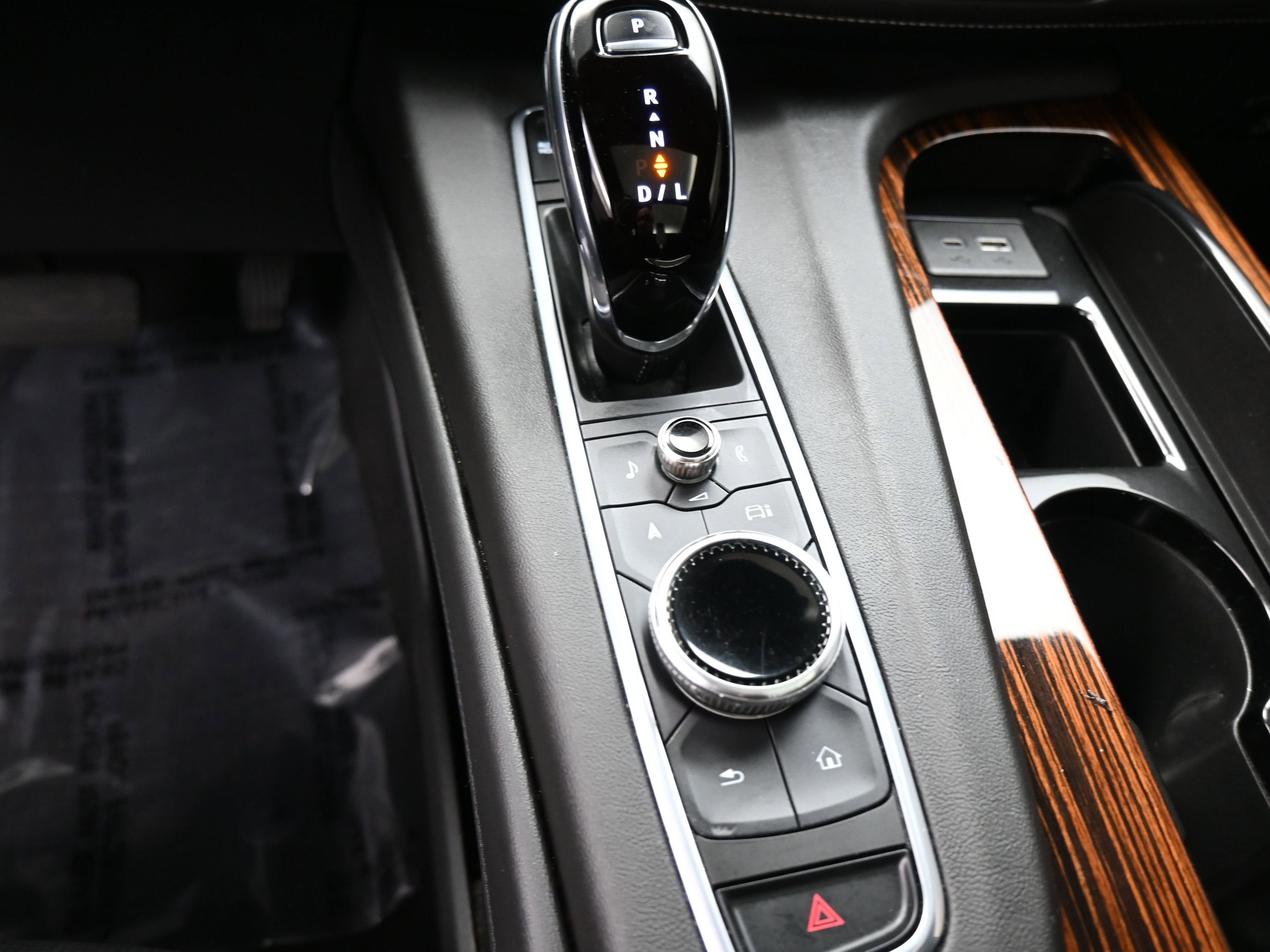 Used 2021 Cadillac Escalade Premium Luxury image 15