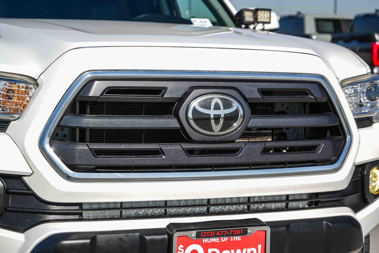 Used 2019 Toyota Tacoma SR5 RWD image 5