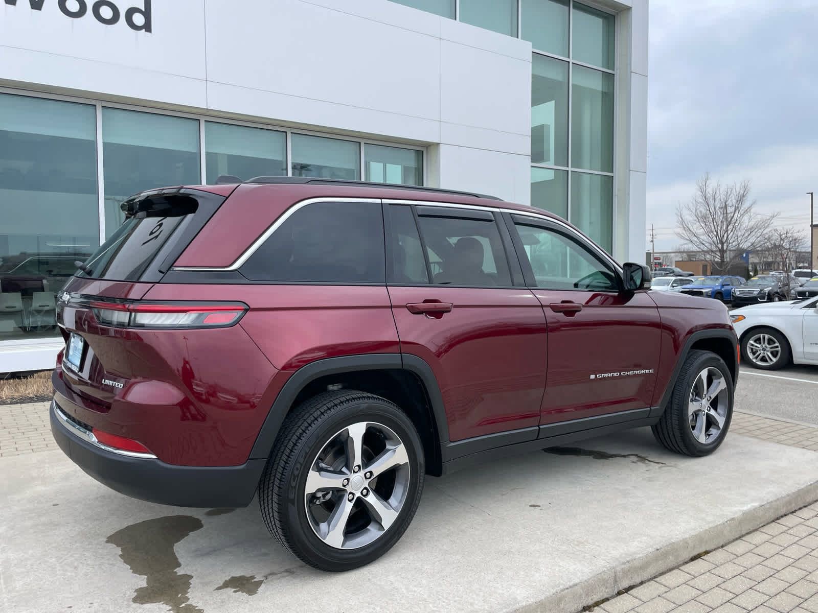 Used 2025 Jeep Grand Cherokee Limited w/ Trailer Tow Package AWD/4WD image 61