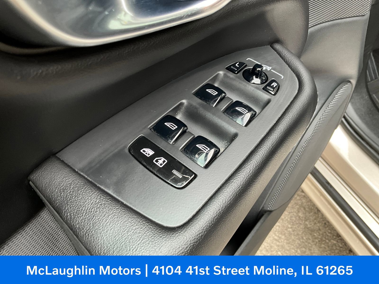 Certified 2023 Volvo XC90 B6 Ultimate w/ Protection Package Premier image 25