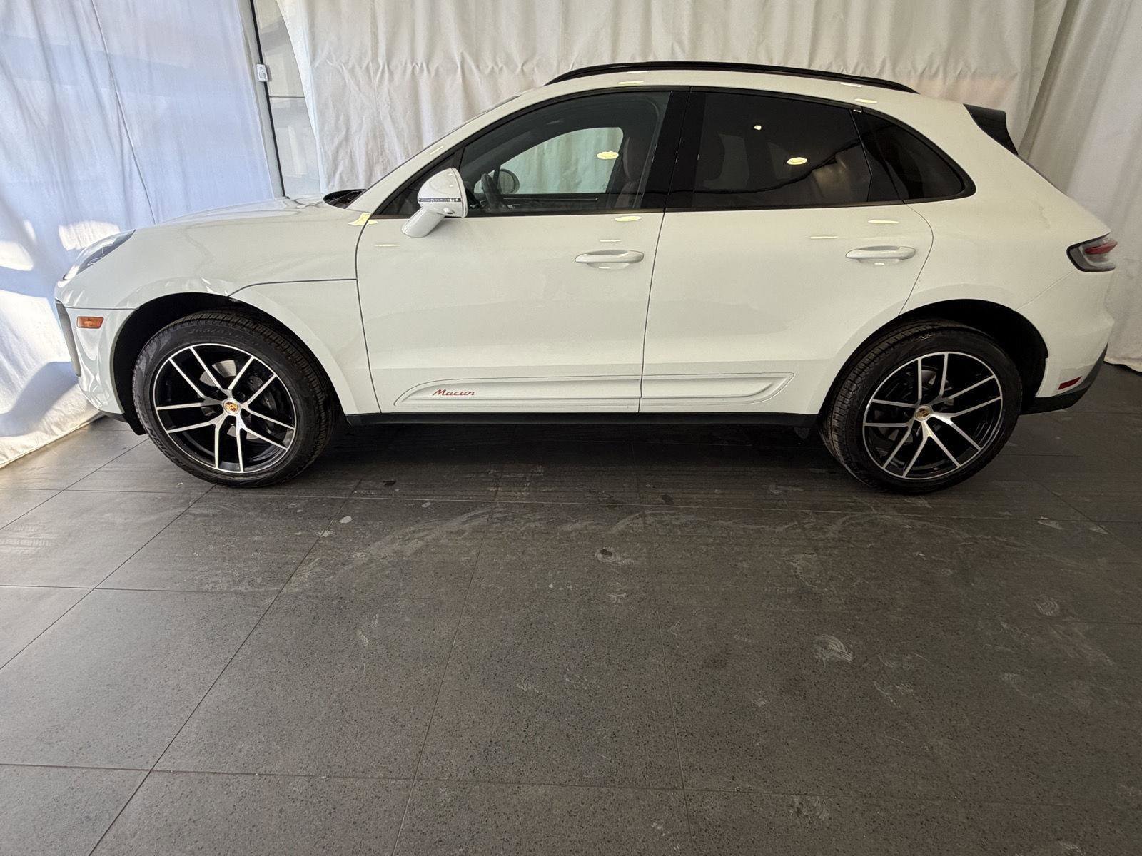 Used 2025 Porsche Macan image 2