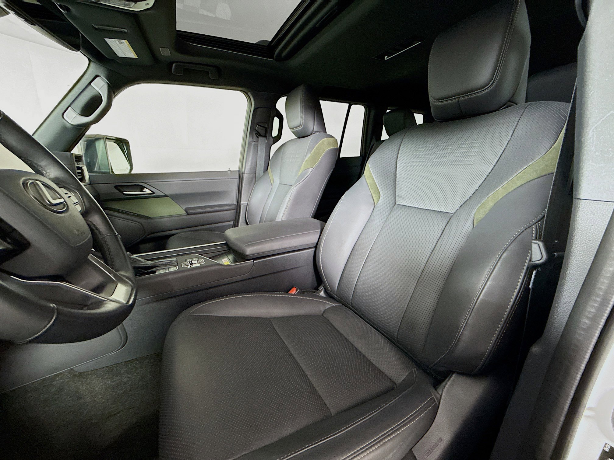 Used 2024 Lexus GX 550 AWD/4WD image 11