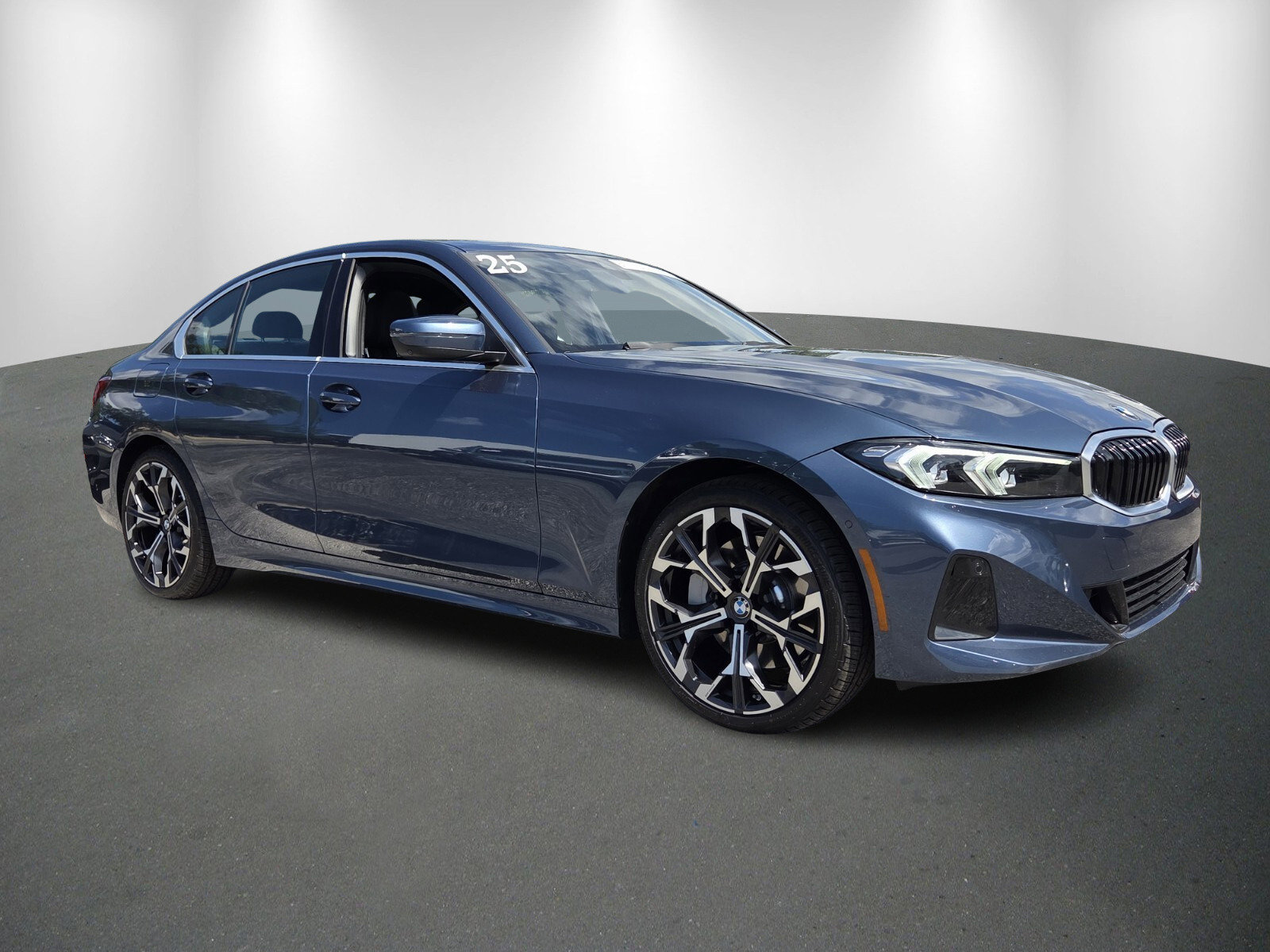 Certified 2025 BMW 330i Sedan image 2