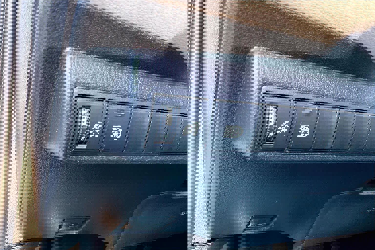 Used 2024 Toyota Corolla LE image 33