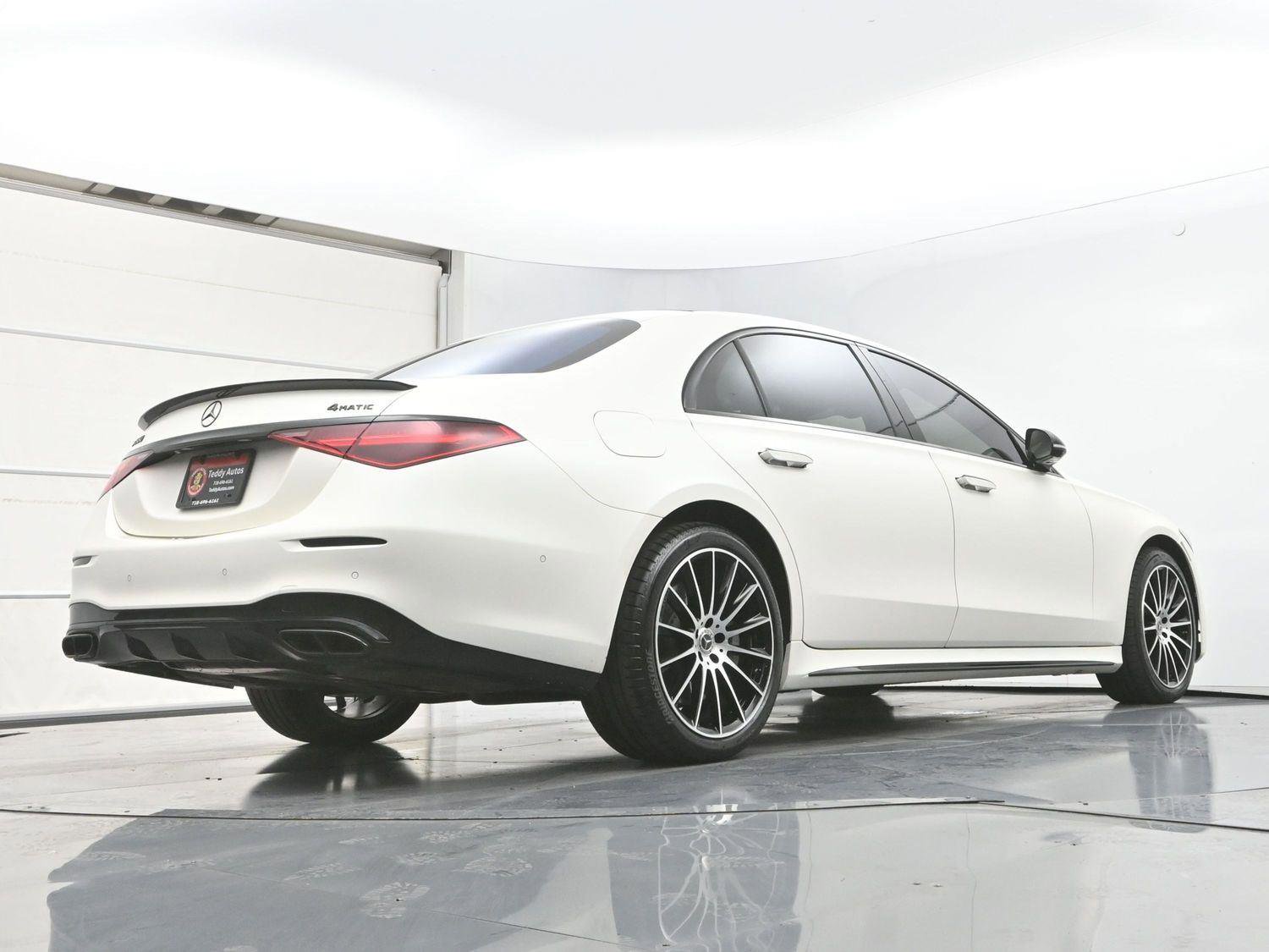 Used 2022 Mercedes-Benz S 580 4MATIC Sedan w/ AMG Line Package image 42