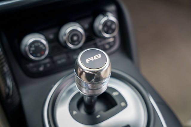 Used 2010 Audi R8 V8 AWD/4WD image 17