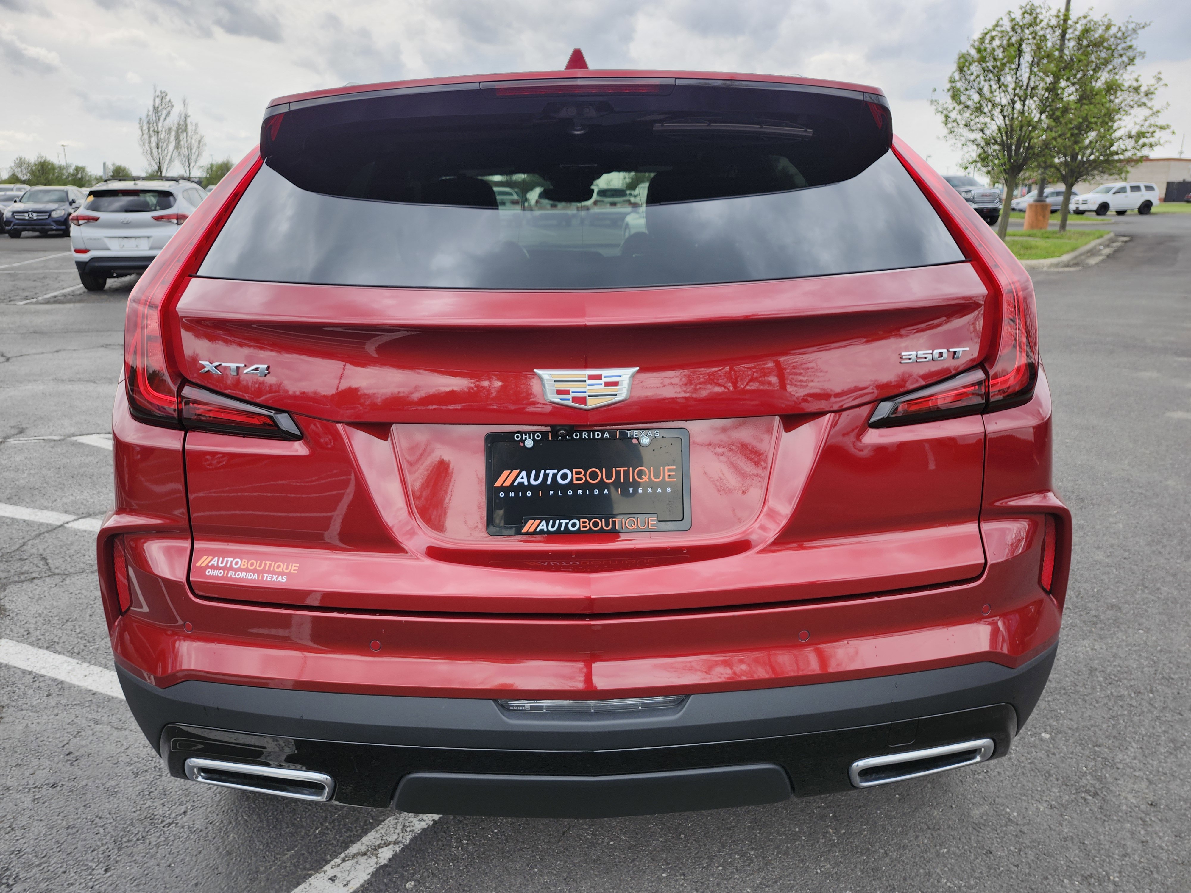 Used 2024 Cadillac XT4 Premium Luxury w/ Technology Package FWD image 17