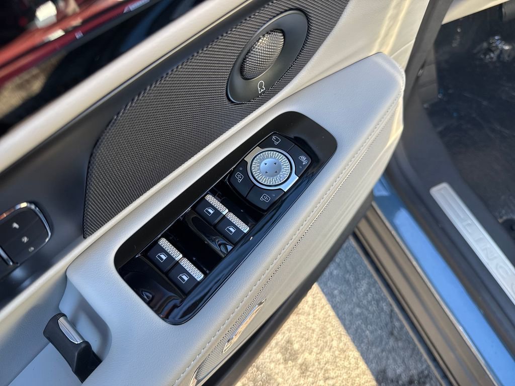 New 2026 Lincoln Nautilus Reserve w/ Jet Appearance Package image 10