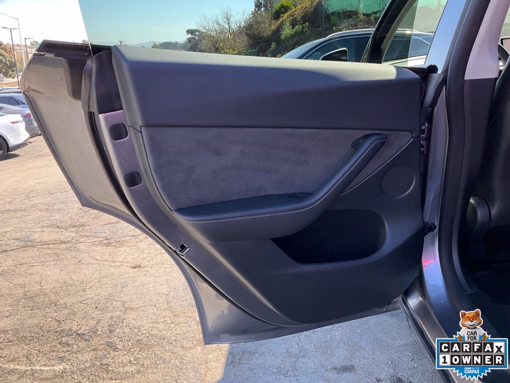 Used 2025 Tesla Model Y Performance AWD/4WD image 34