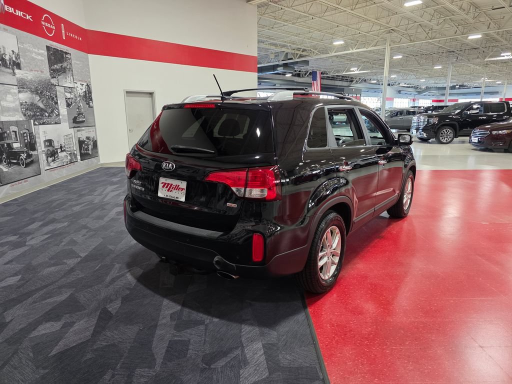Used 2014 Kia Sorento LX w/ LX V6 Convenience Package AWD/4WD image 4