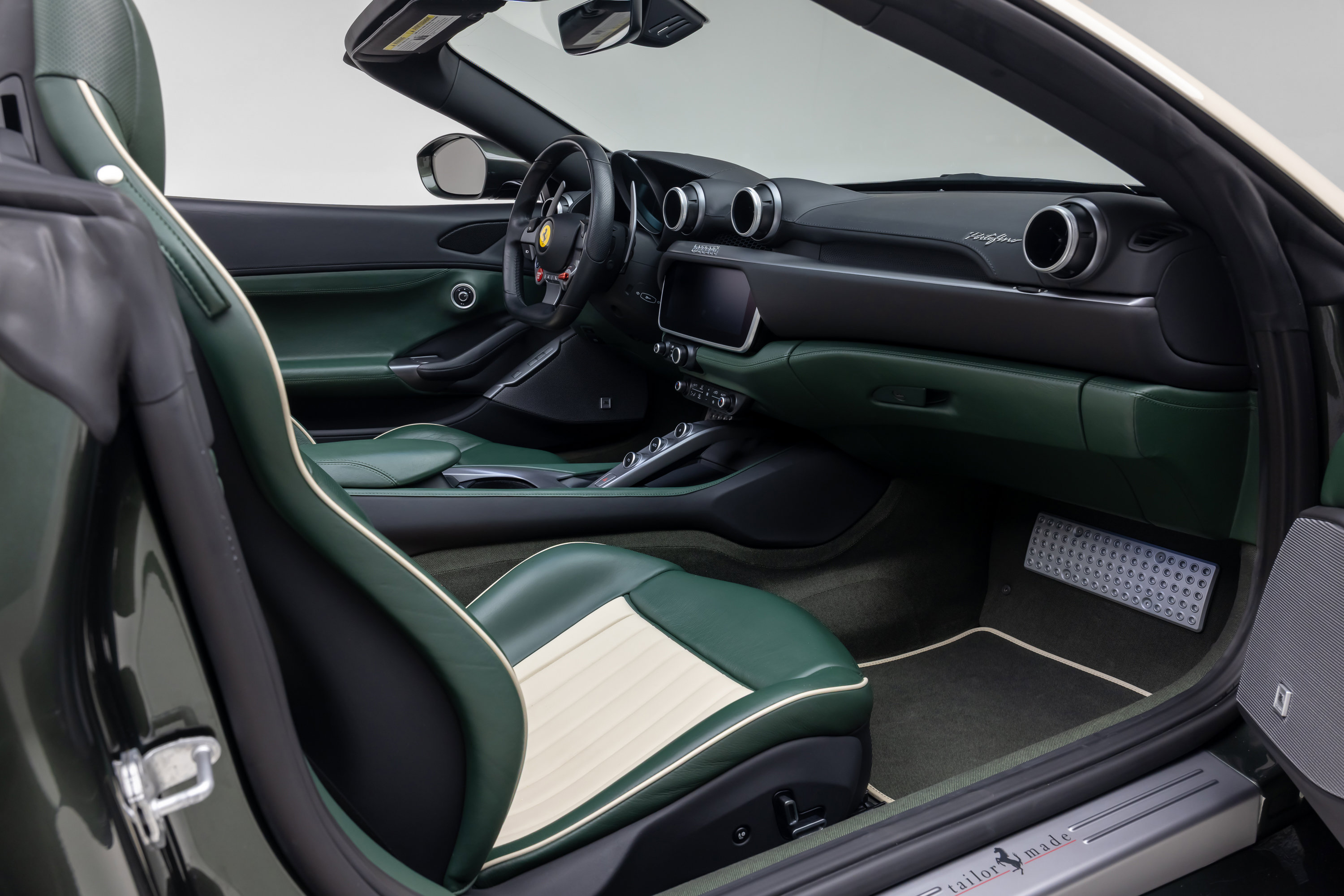 Certified 2019 Ferrari Portofino RWD image 51
