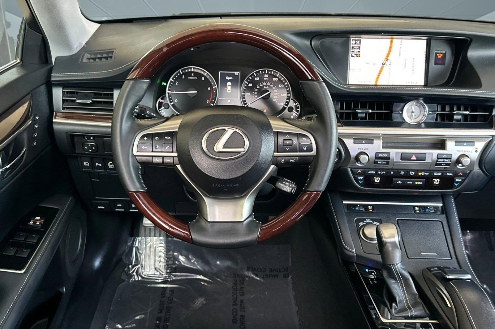 Used 2018 Lexus ES 350 w/ Navigation System Package image 27