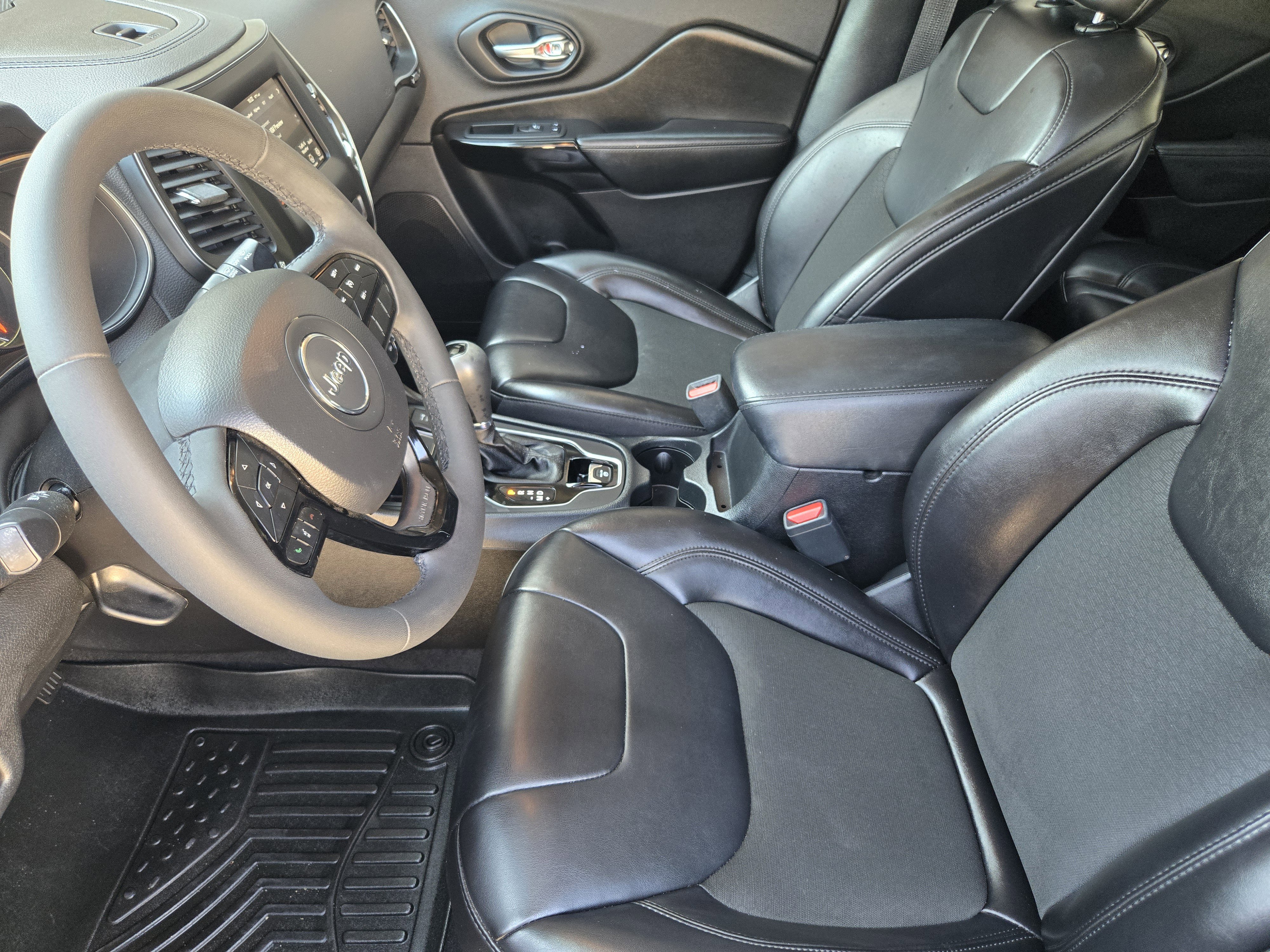 Used 2020 Jeep Cherokee Latitude Plus FWD image 9