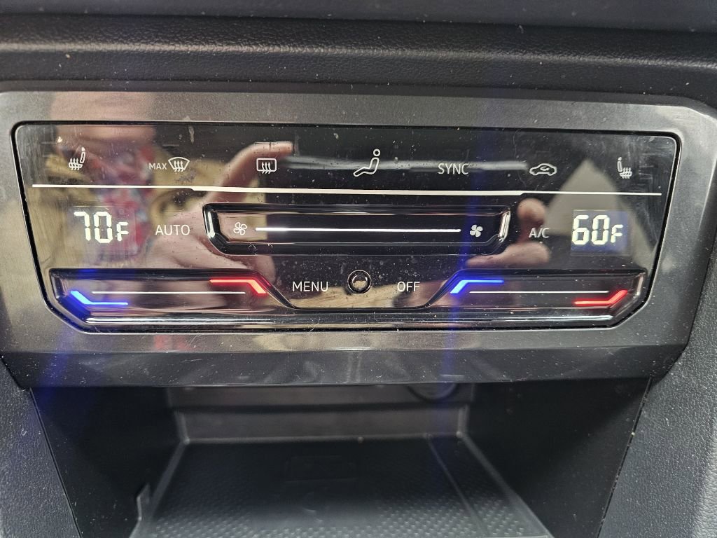 Used 2024 Volkswagen Tiguan SE R-Line image 22