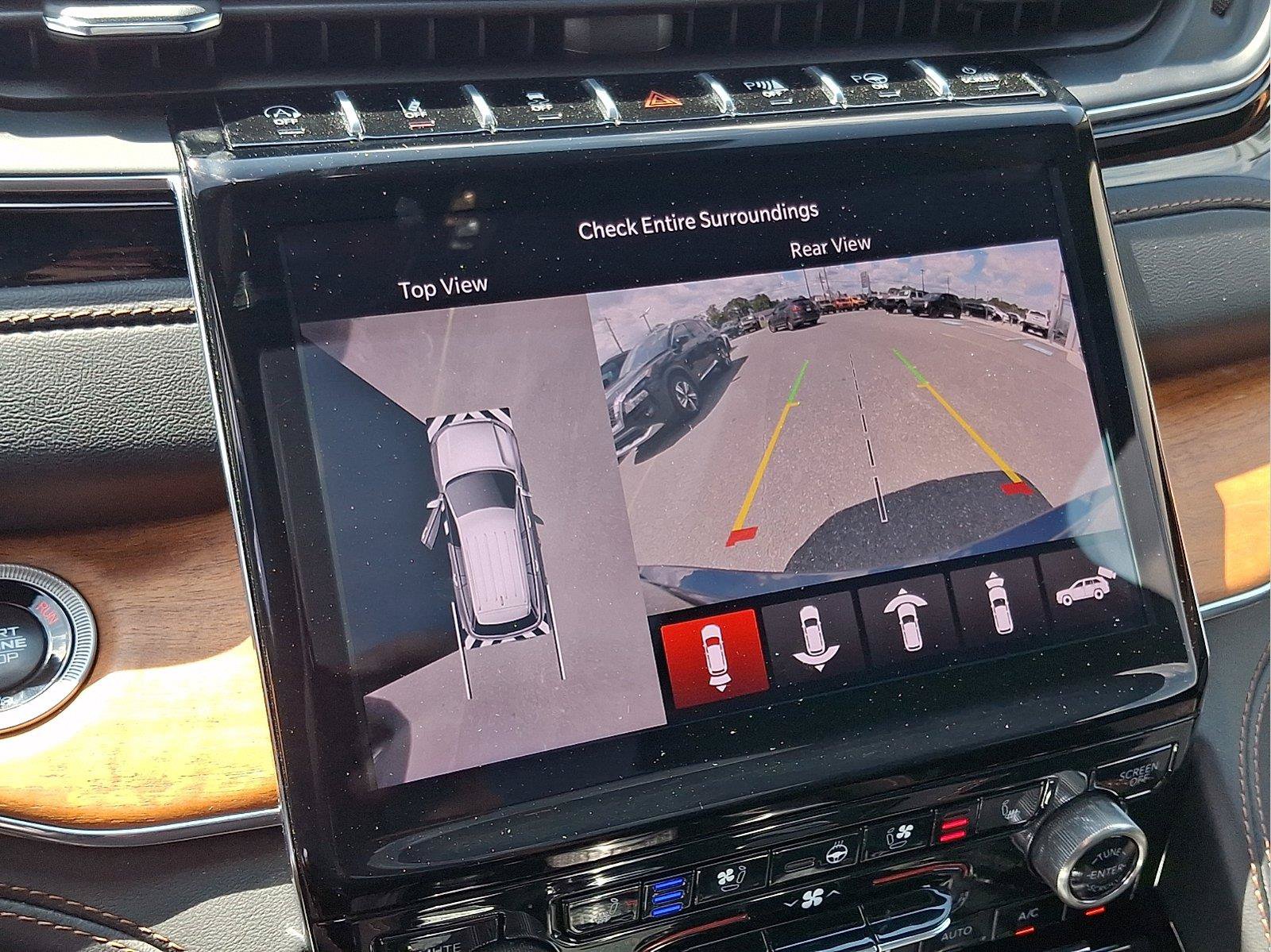 Used 2025 Jeep Grand Cherokee Summit AWD/4WD image 18