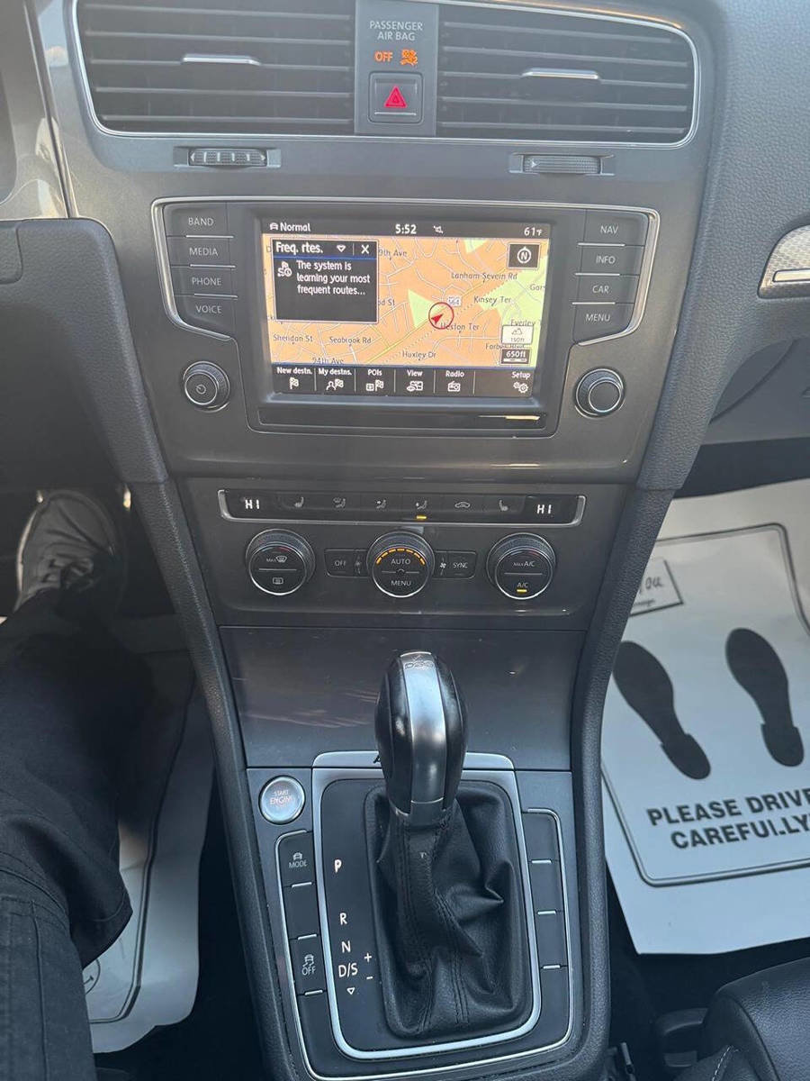 Used 2017 Volkswagen Golf Alltrack SE image 31