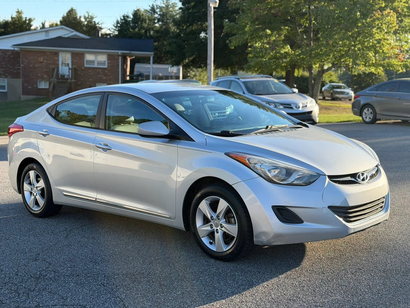 Used 2013 Hyundai Elantra GLS FWD image 10