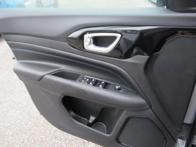 New 2026 Jeep Compass Latitude image 25