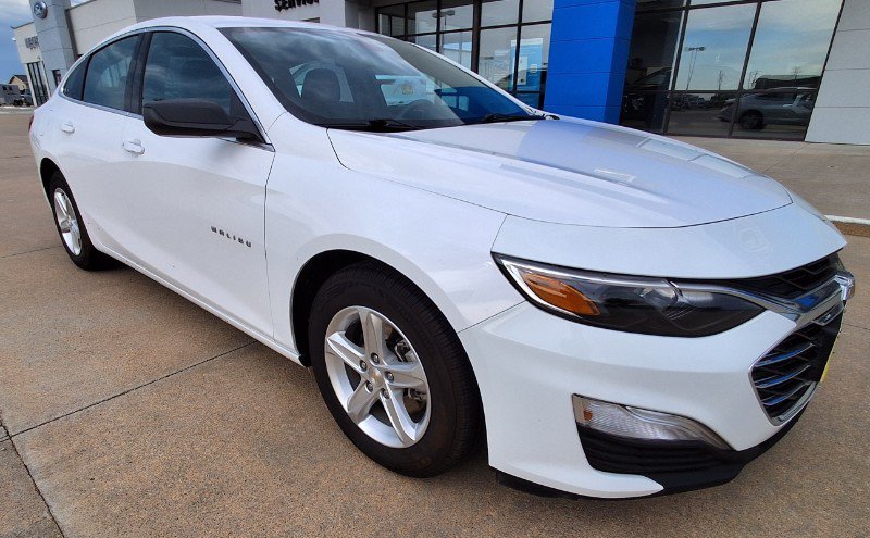 Used 2020 Chevrolet Malibu LS FWD image 2