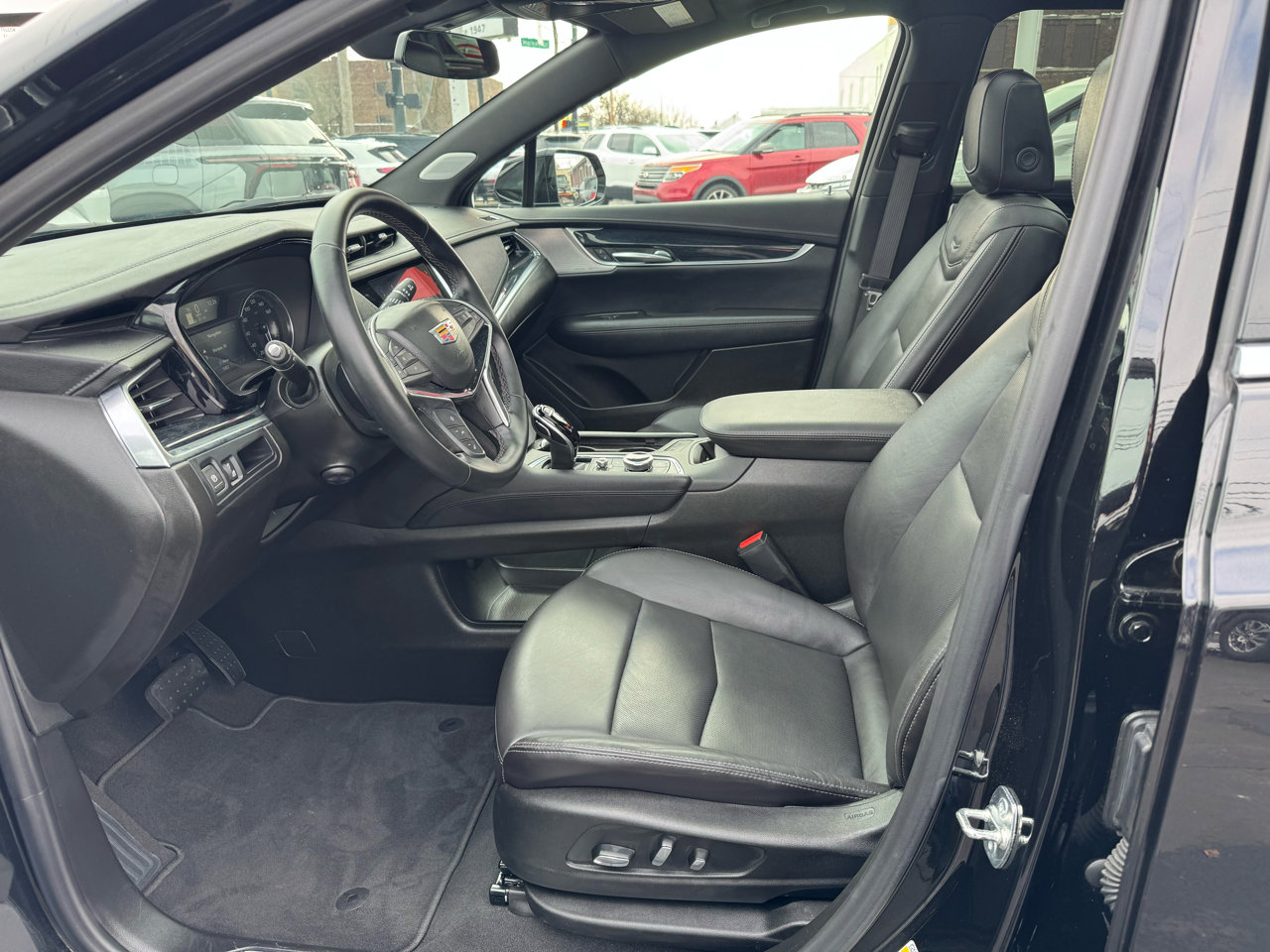 Used 2025 Cadillac XT5 Premium Luxury image 11