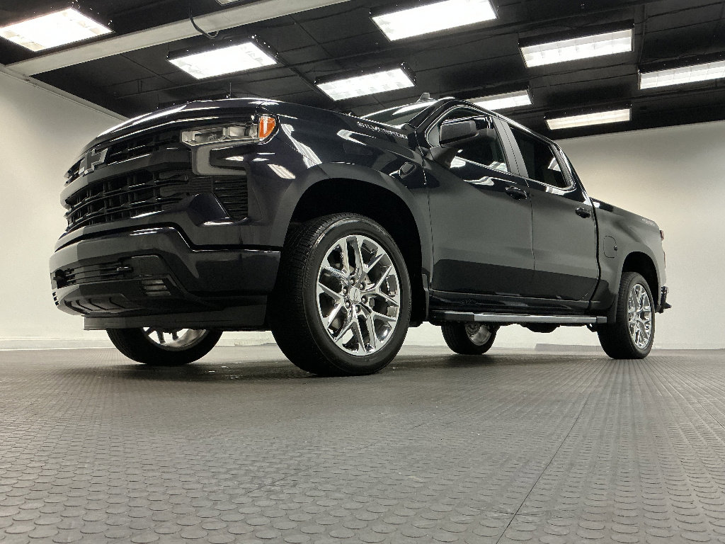Used 2024 Chevrolet Silverado 1500 RST w/ Convenience Package II AWD/4WD image 2