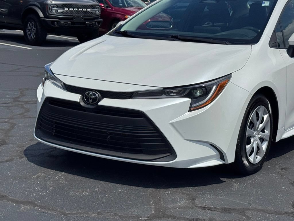 Used 2023 Toyota Corolla LE FWD image 31