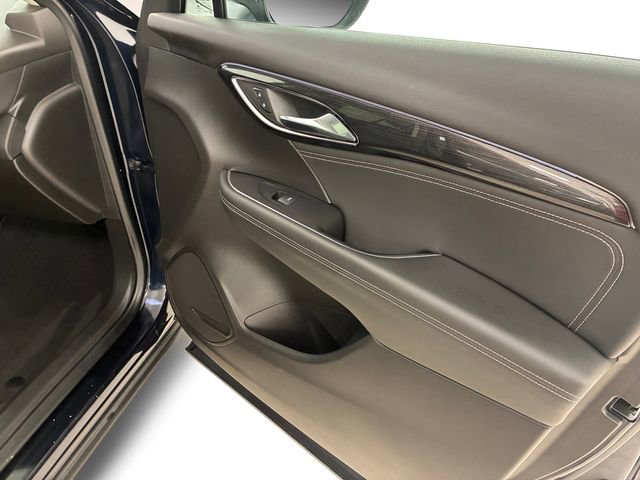Certified 2021 Buick Envision Essence AWD/4WD image 15