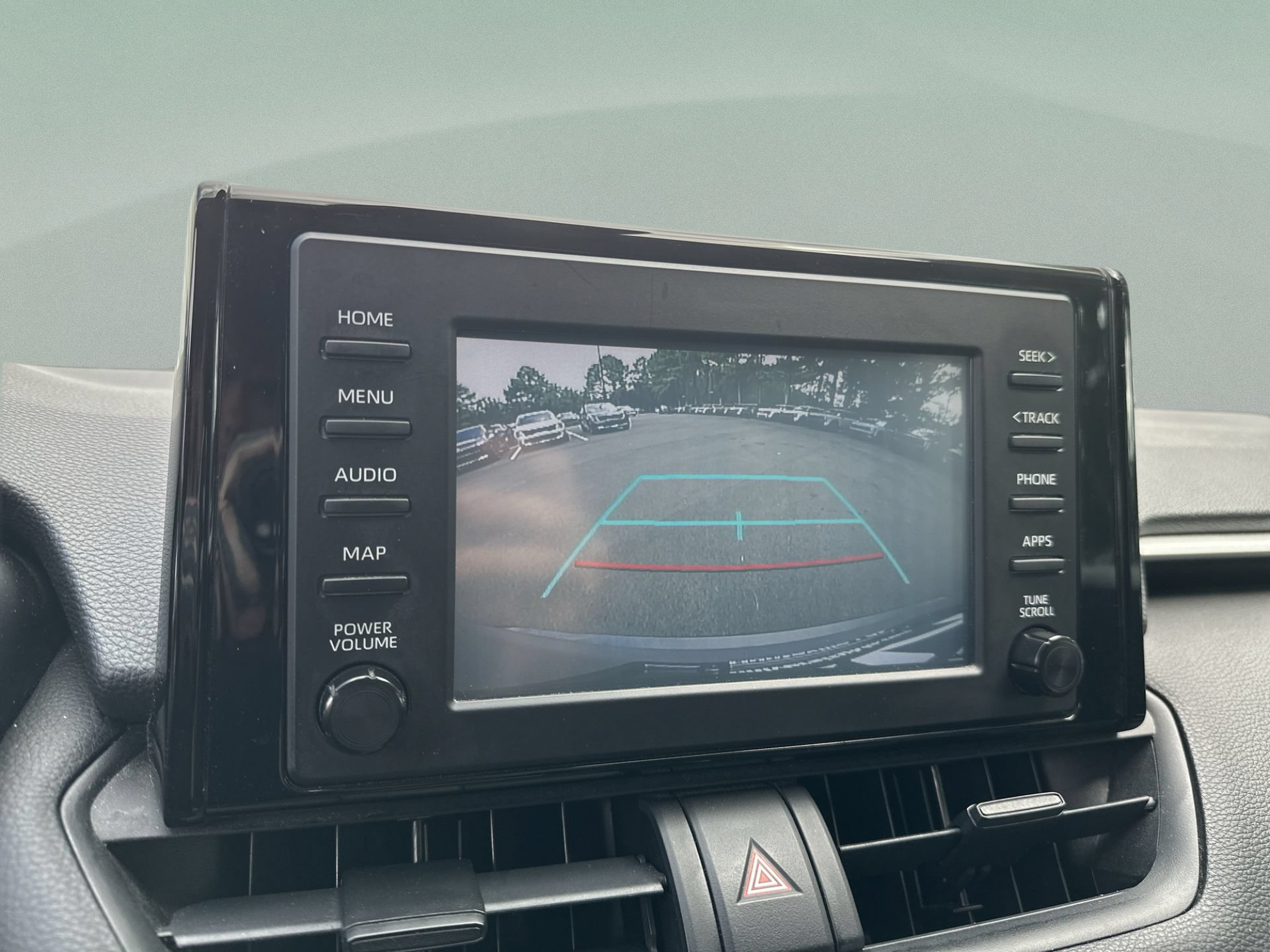 Used 2019 Toyota RAV4 LE FWD image 21