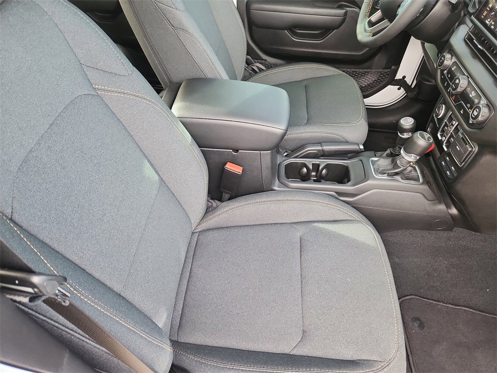 New 2024 Jeep Gladiator Sport image 10