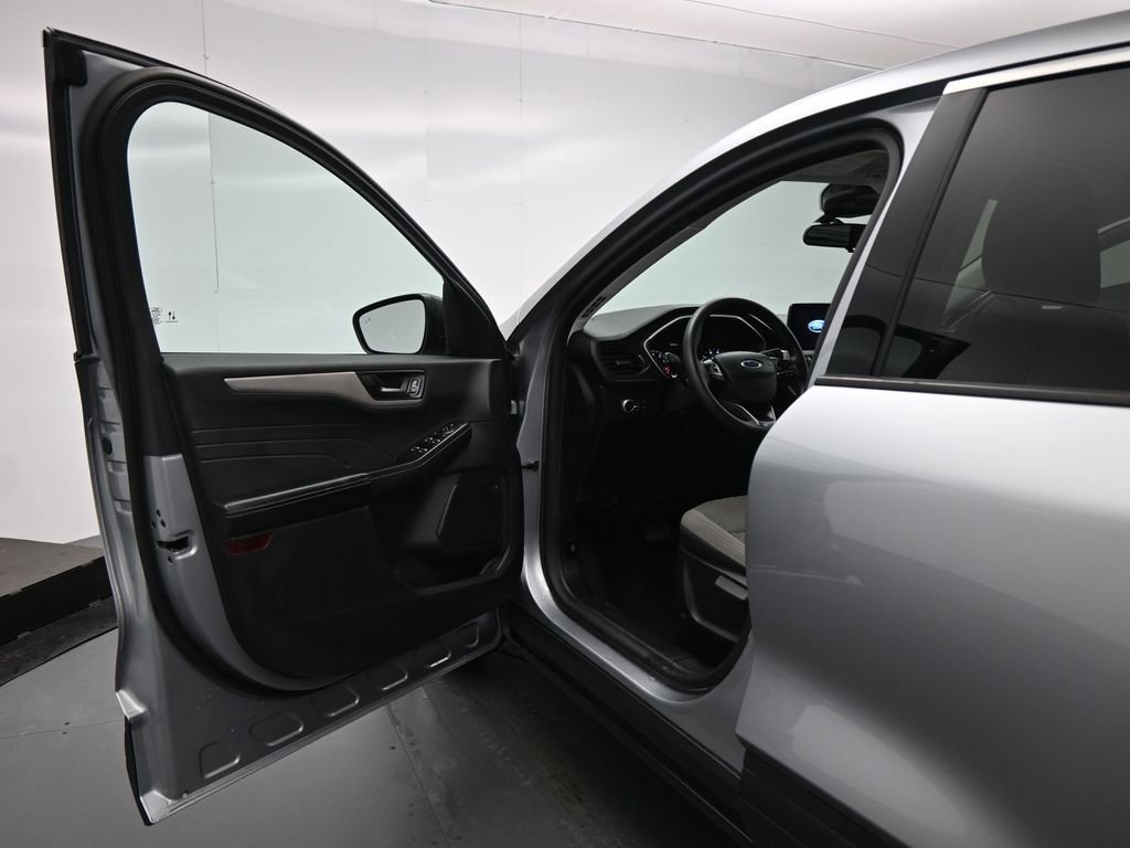 Certified 2022 Ford Escape SE image 9