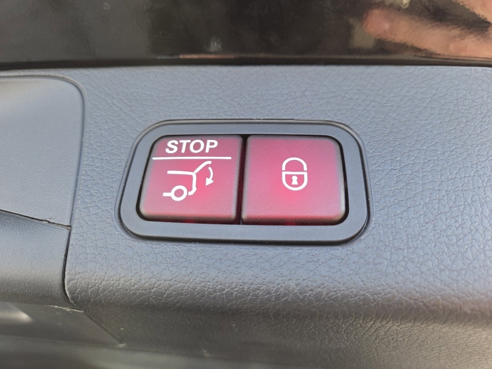 Used 2024 Mercedes-Benz GLB 250 image 19