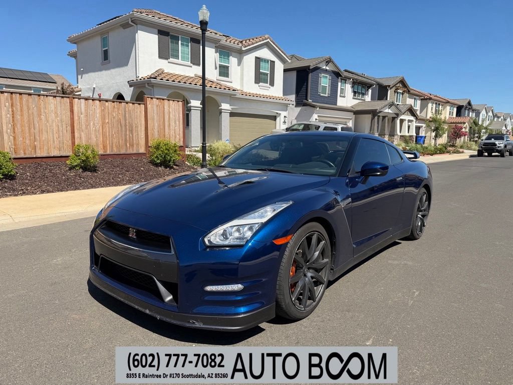 Used 2015 Nissan GT-R Premium AWD/4WD image 1