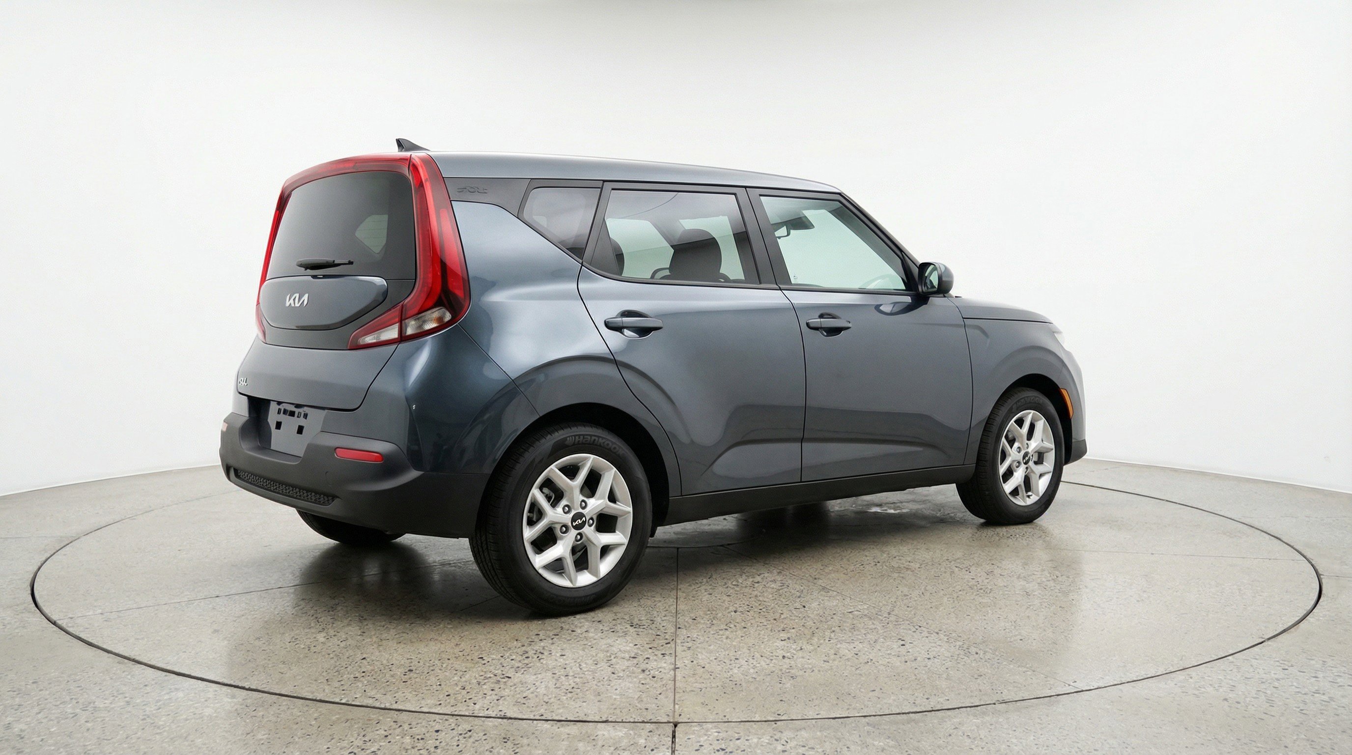 Used 2025 Kia Soul LX w/ LX Technology Package FWD image 9