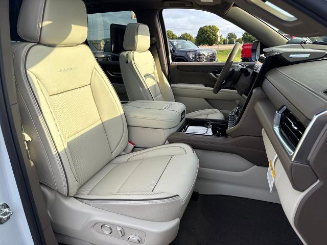 New 2026 GMC Yukon Denali w/ Denali Reserve Package image 12