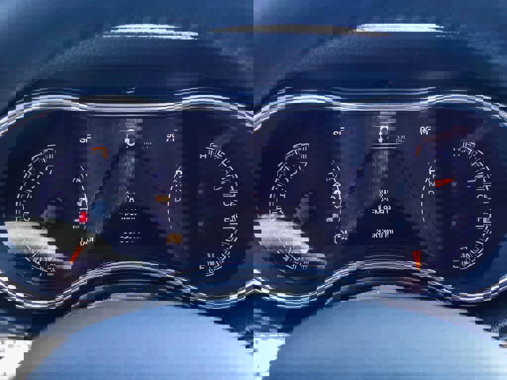 Certified 2019 Jeep Grand Cherokee Altitude image 23