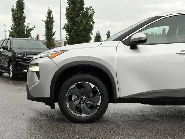 Used 2025 Nissan Rogue SV FWD image 5