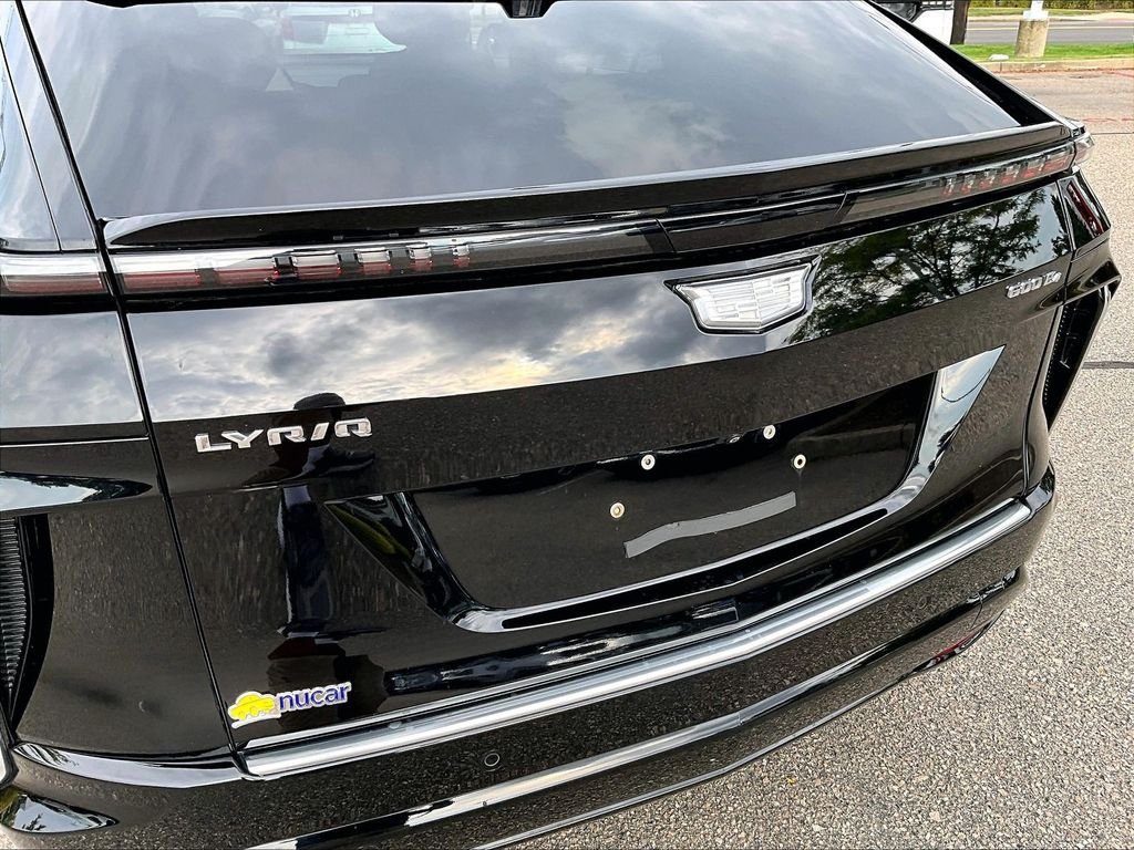 Used 2024 Cadillac Lyriq Luxury AWD/4WD image 28