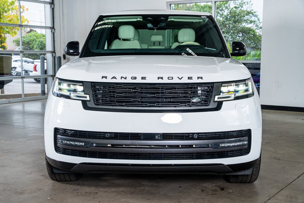 Used 2024 Land Rover Range Rover SE image 3