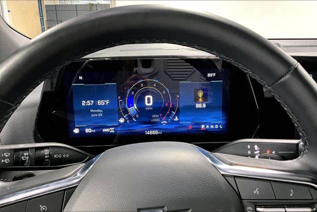 Used 2025 Chevrolet Equinox LT AWD/4WD image 13