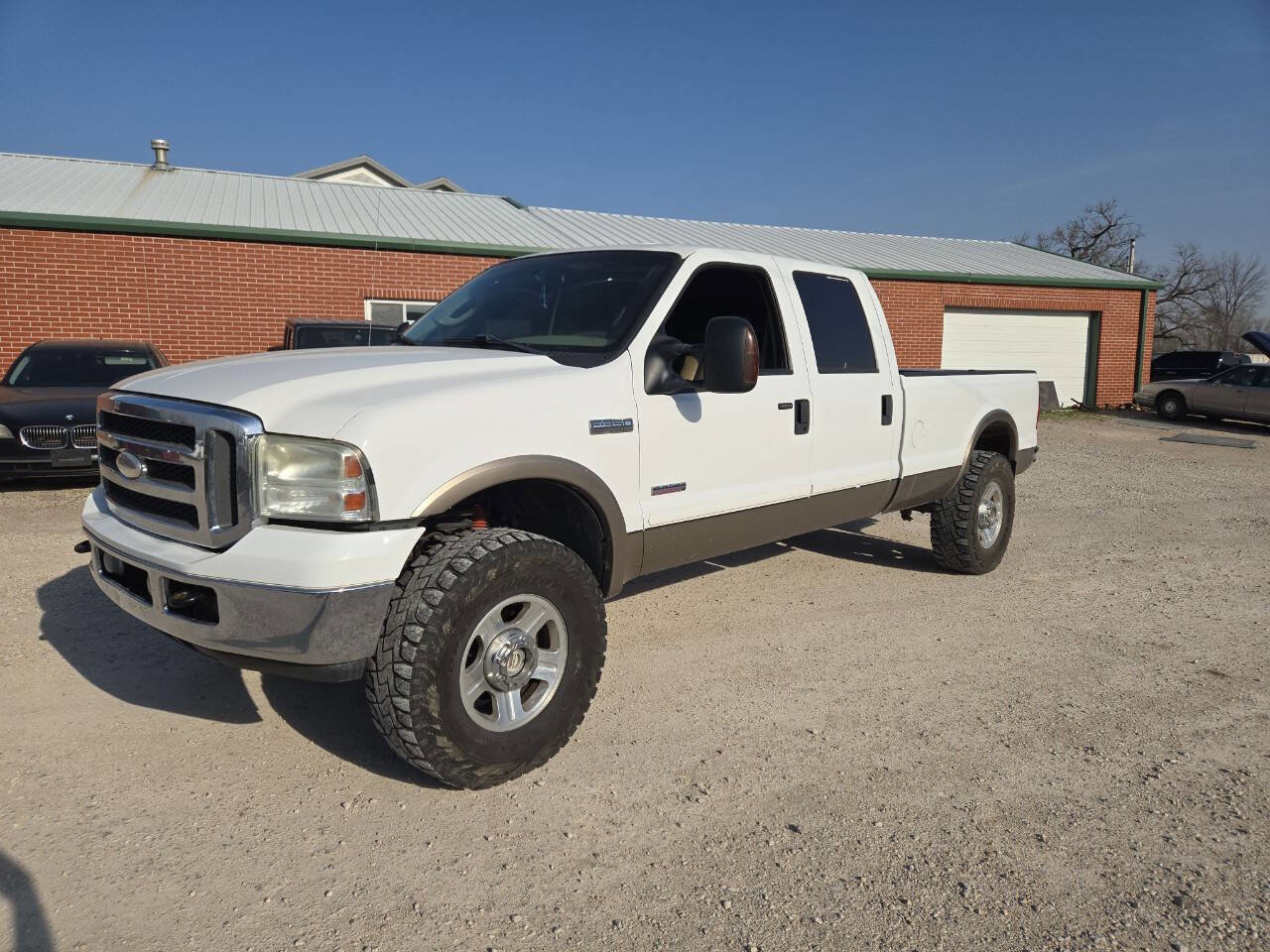 Used 2005 Ford F350 Lariat image 1
