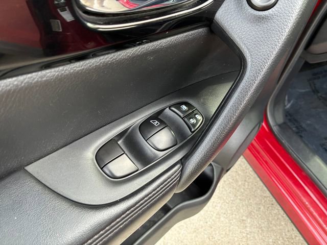 Used 2018 Nissan Rogue Sport SV w/ SV Technology Package image 19