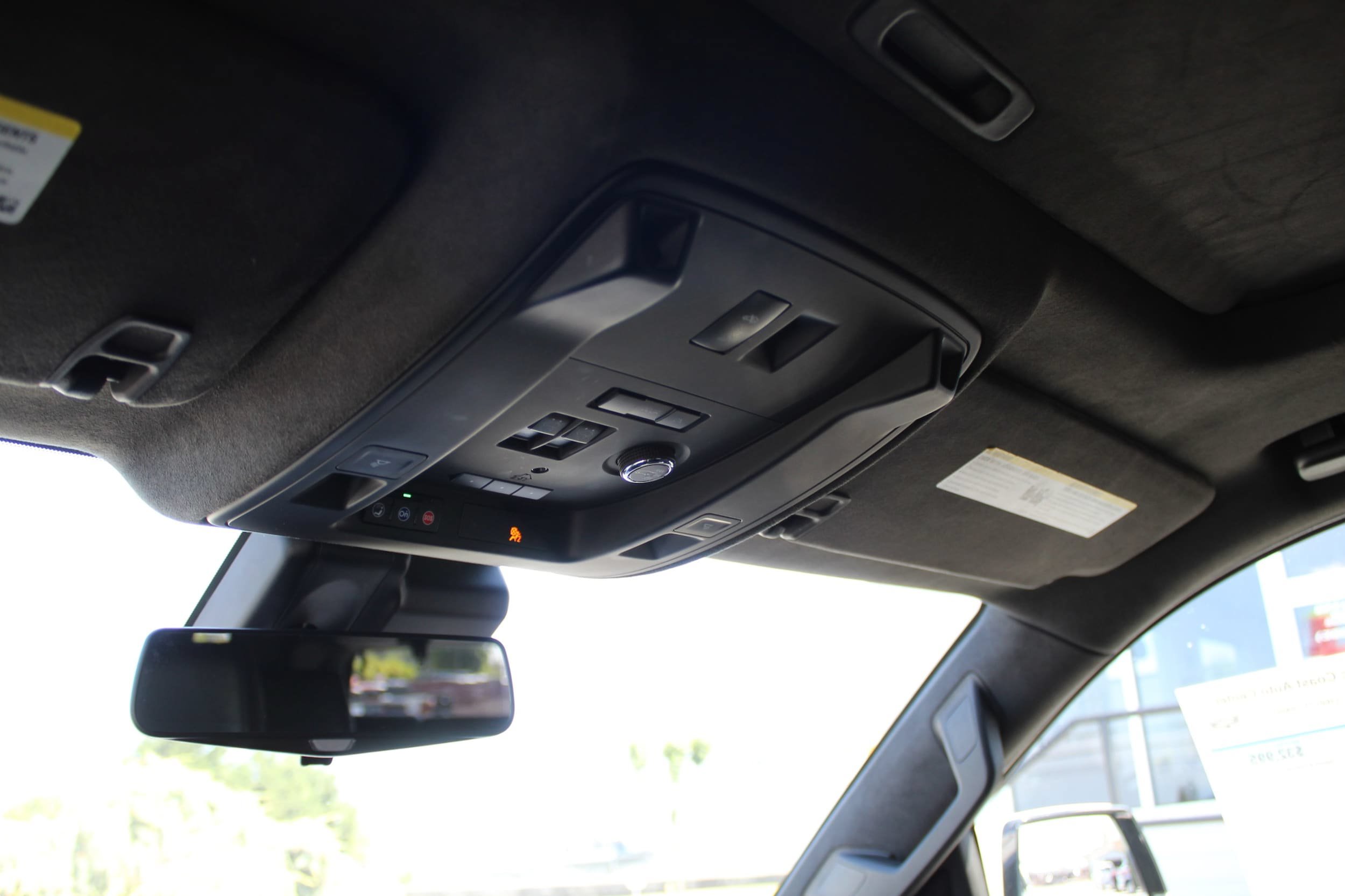 Used 2018 Cadillac Escalade Platinum AWD/4WD image 39