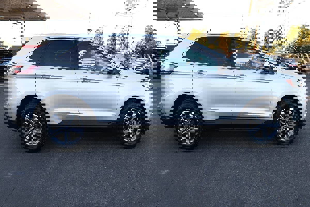 Used 2019 Ford Edge SEL w/ Equipment Group 201A image 8