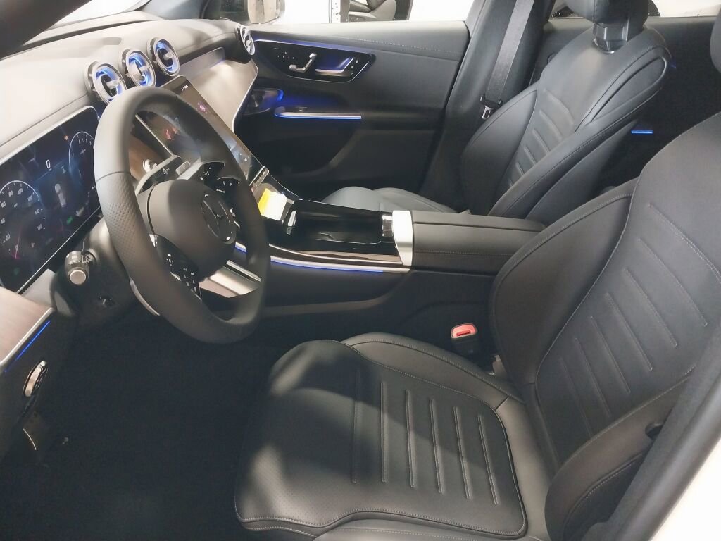 New 2025 Mercedes-Benz GLC 350e 4MATIC image 10