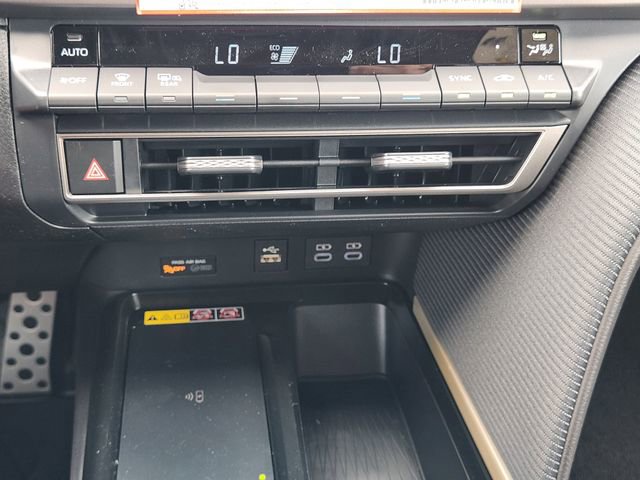 New 2026 Toyota Camry SE FWD image 17