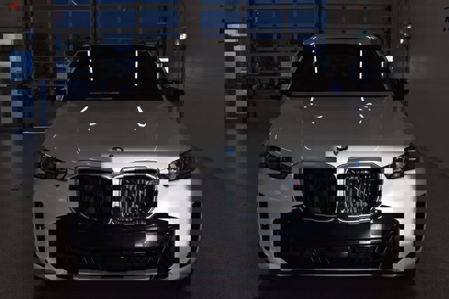 New 2026 BMW X5 M60i w/ Climate Comfort Package image 3