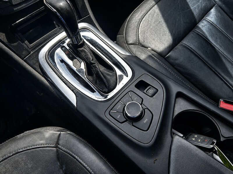 Used 2013 Buick Regal Premium FWD image 16
