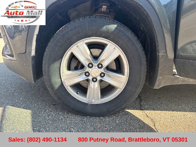 Used 2019 Chevrolet Trax LS w/ Tint and Cruise Package AWD/4WD image 26